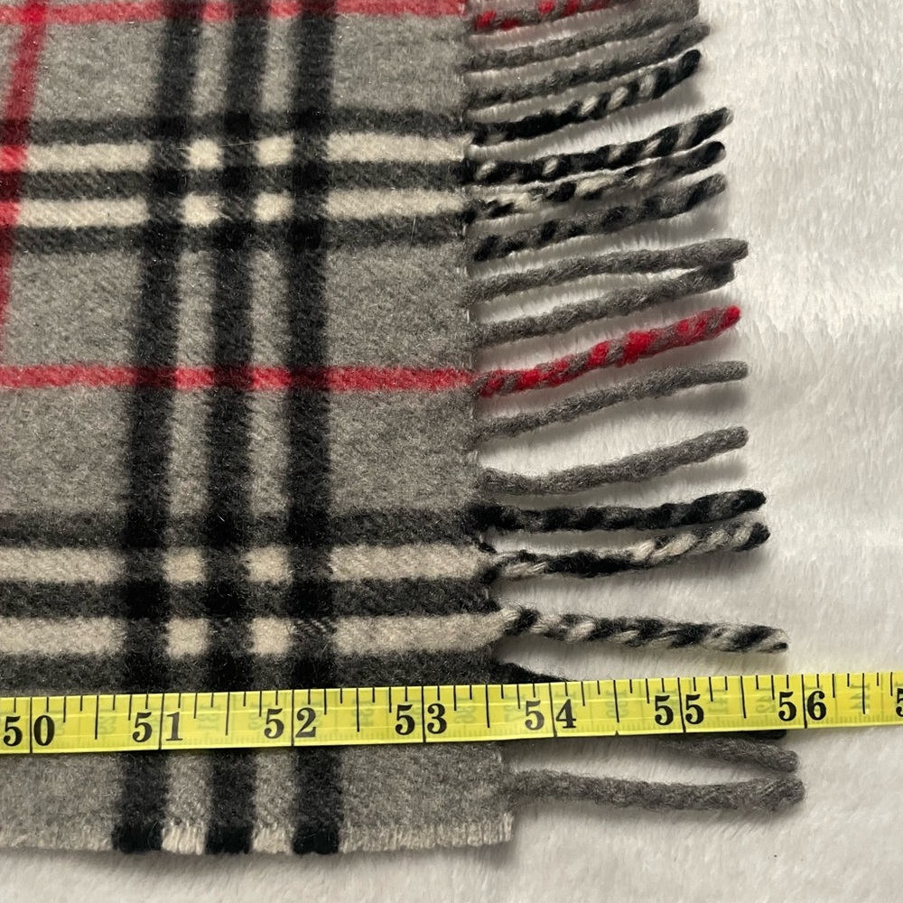 EUC Burberry’s‎ Nova Check Cashmere Gray Scarf - Picture 8 of 10